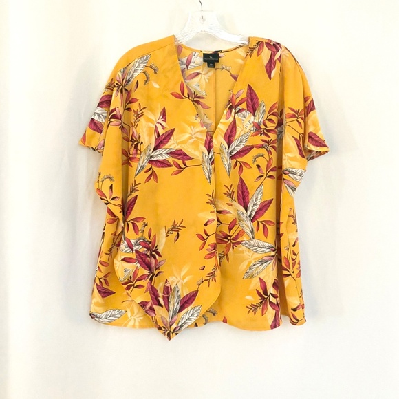 Worthington Short Sleeve Blouse - Picture 2 of 6